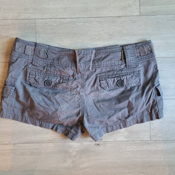 Size 14 Cargo Shorts - Picture 3 of 3